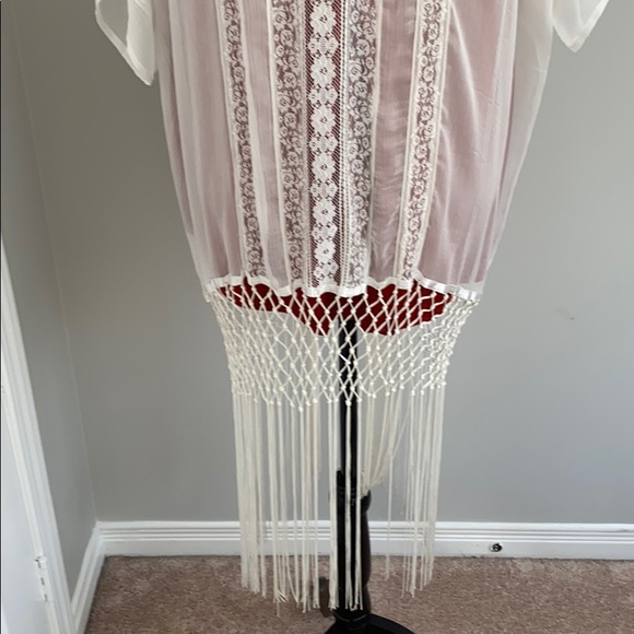 NWOT beautiful lace and fringe kimono - Picture 6 of 7